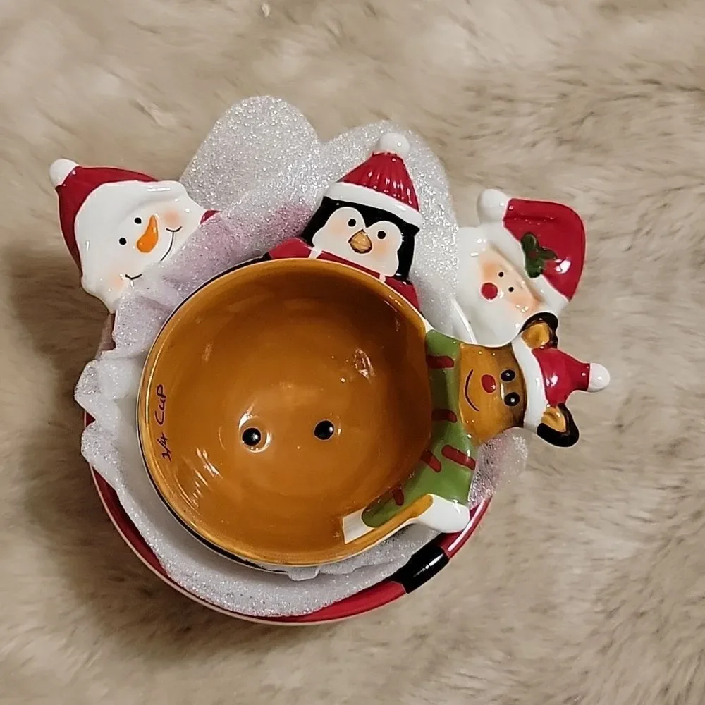 CHRISTMAS SANTA SNOWMAN REINDEER PENGUIN NESTING MEASURING CUP 4-PIECE SET